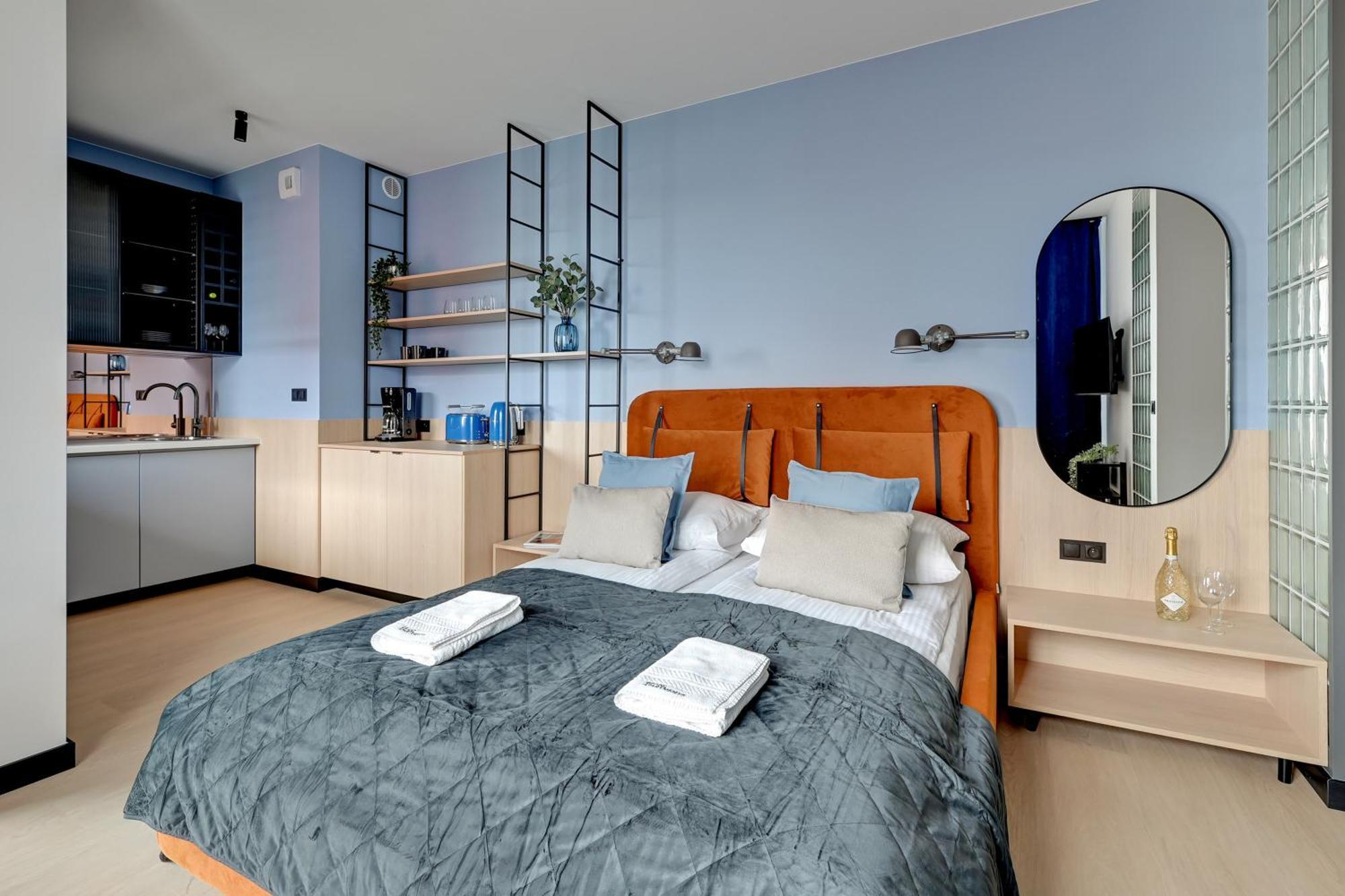 Grand Apartments - Doki Living & Foodhall Гданск Екстериор снимка