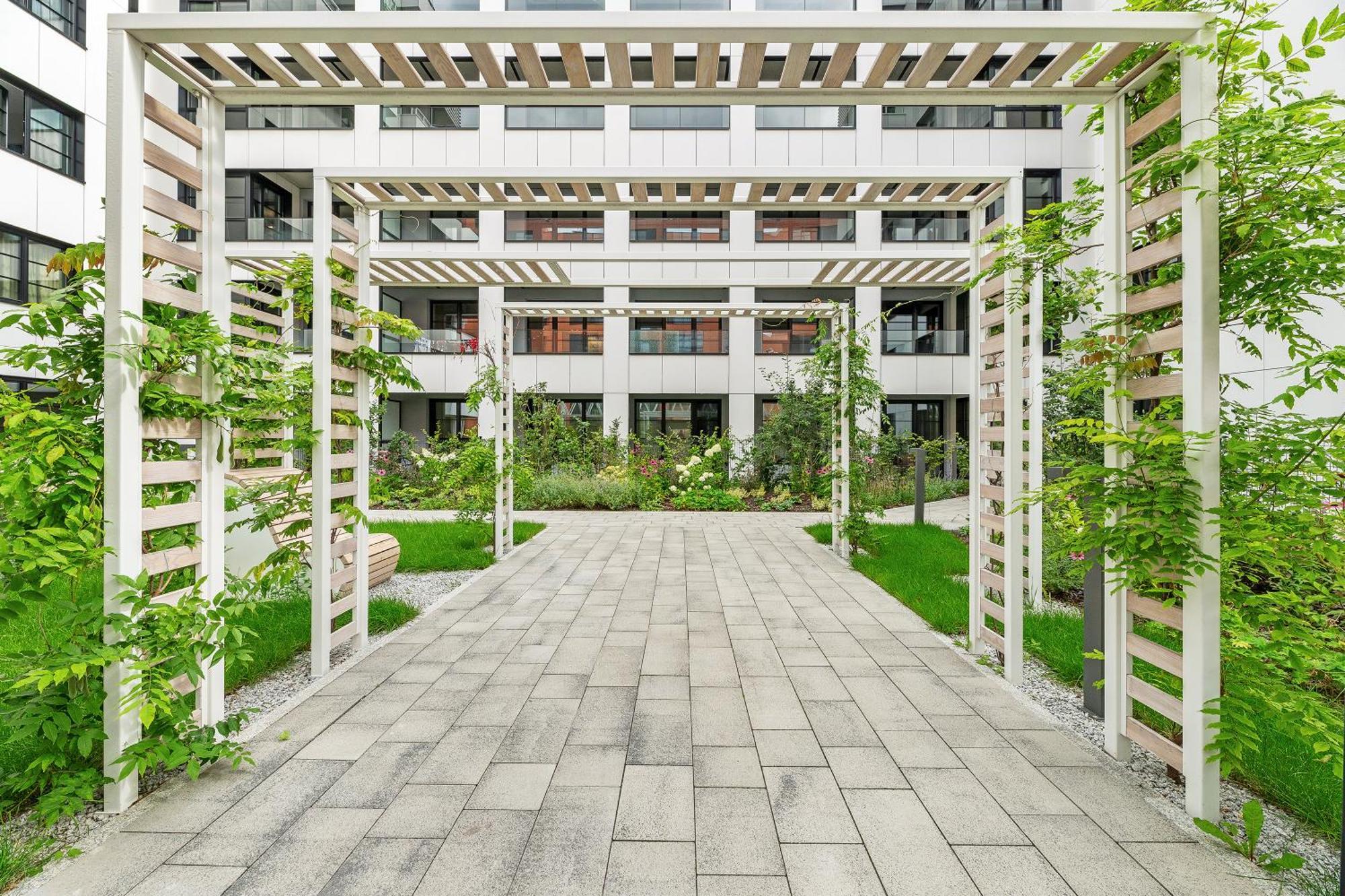 Grand Apartments - Doki Living & Foodhall Гданск Екстериор снимка