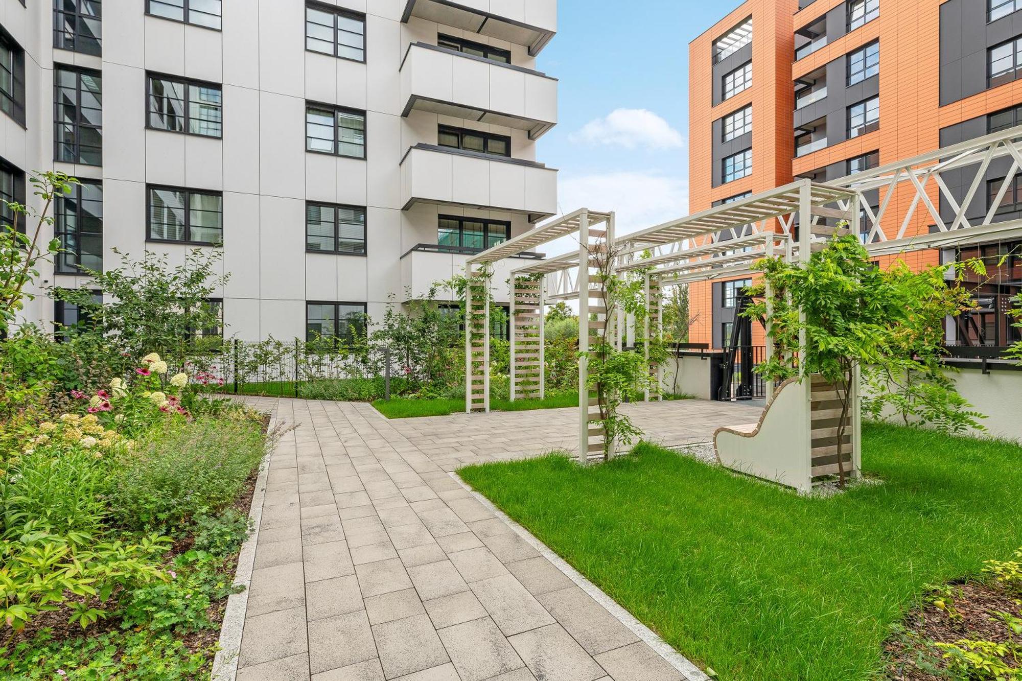 Grand Apartments - Doki Living & Foodhall Гданск Екстериор снимка