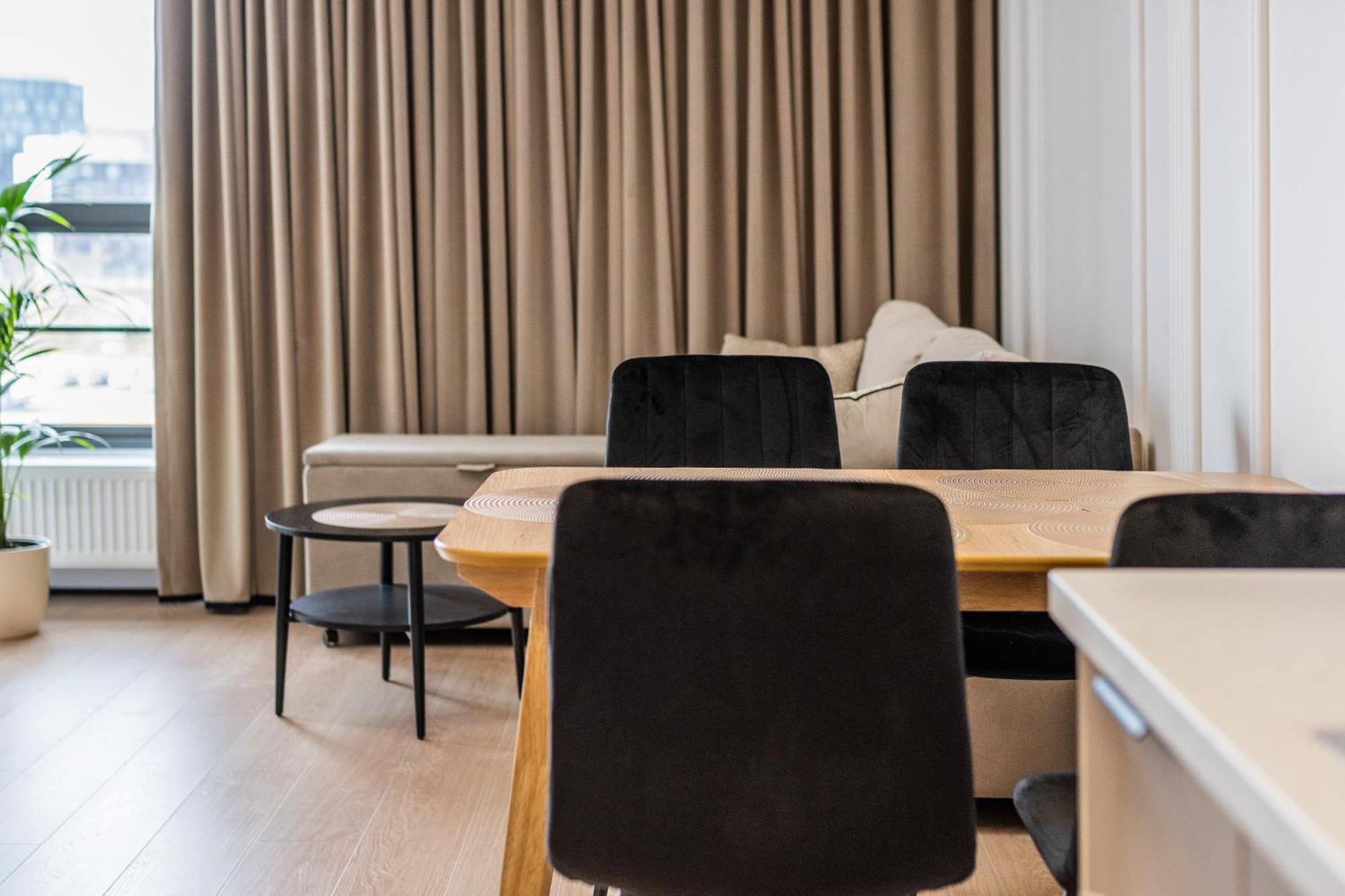 Grand Apartments - Doki Living & Foodhall Гданск Екстериор снимка