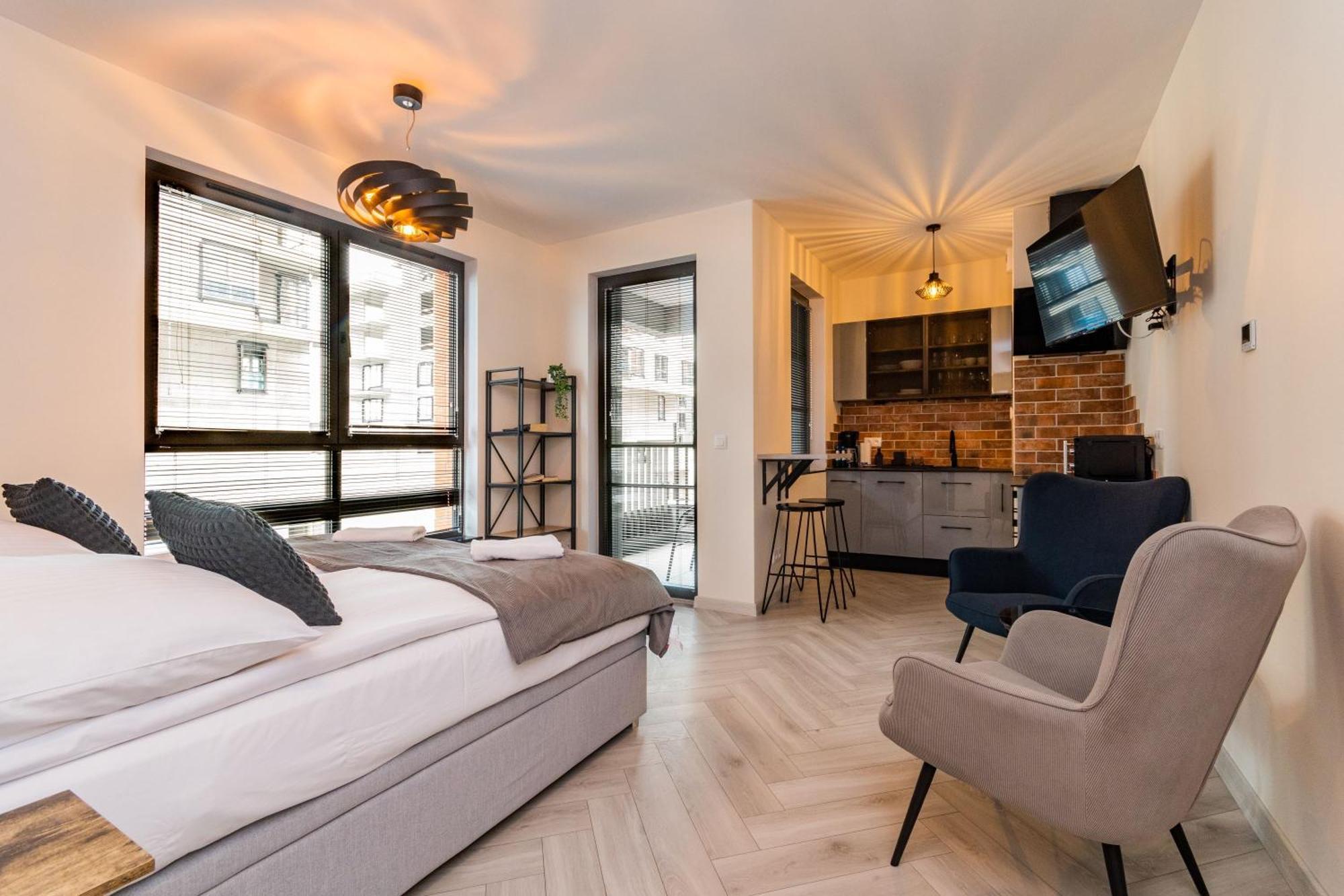 Grand Apartments - Doki Living & Foodhall Гданск Екстериор снимка