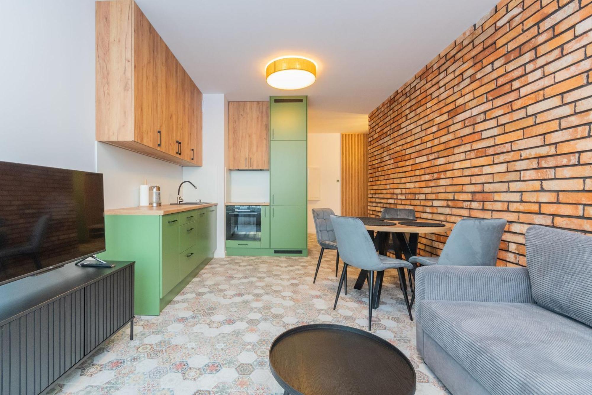 Grand Apartments - Doki Living & Foodhall Гданск Екстериор снимка