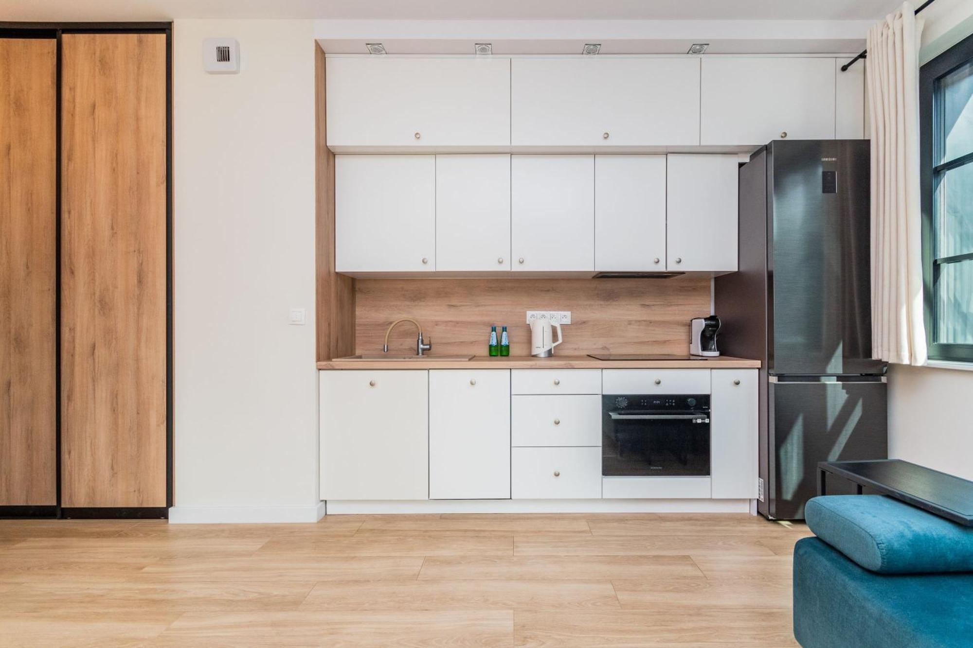 Grand Apartments - Doki Living & Foodhall Гданск Екстериор снимка
