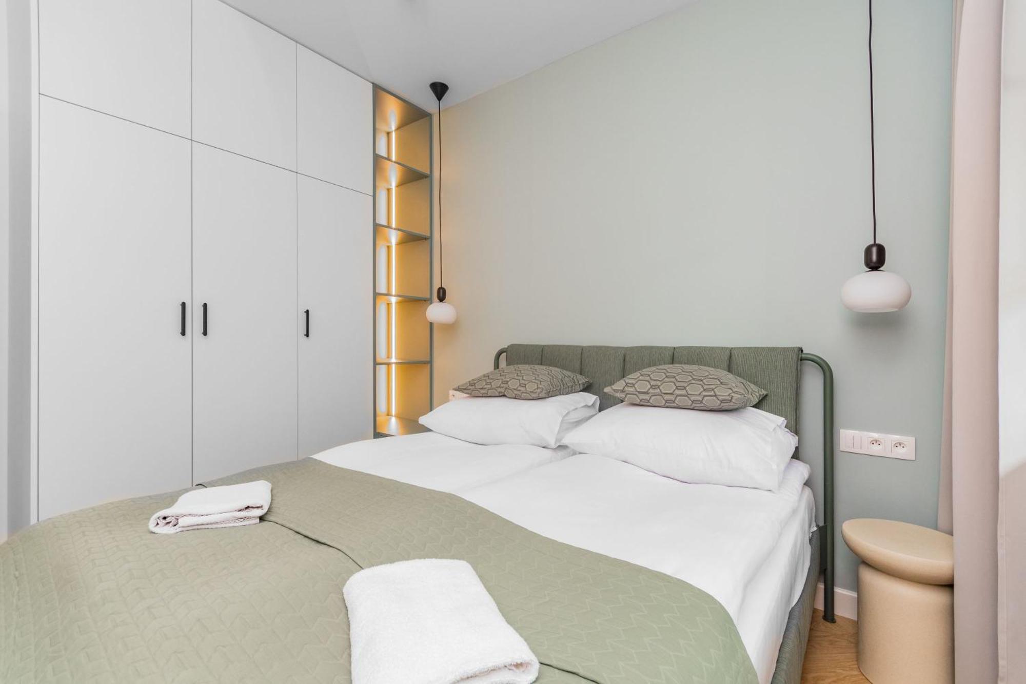 Grand Apartments - Doki Living & Foodhall Гданск Екстериор снимка